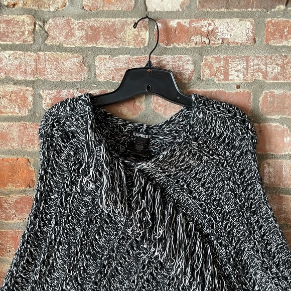 Express Marled Poncho - Picture 2 of 7